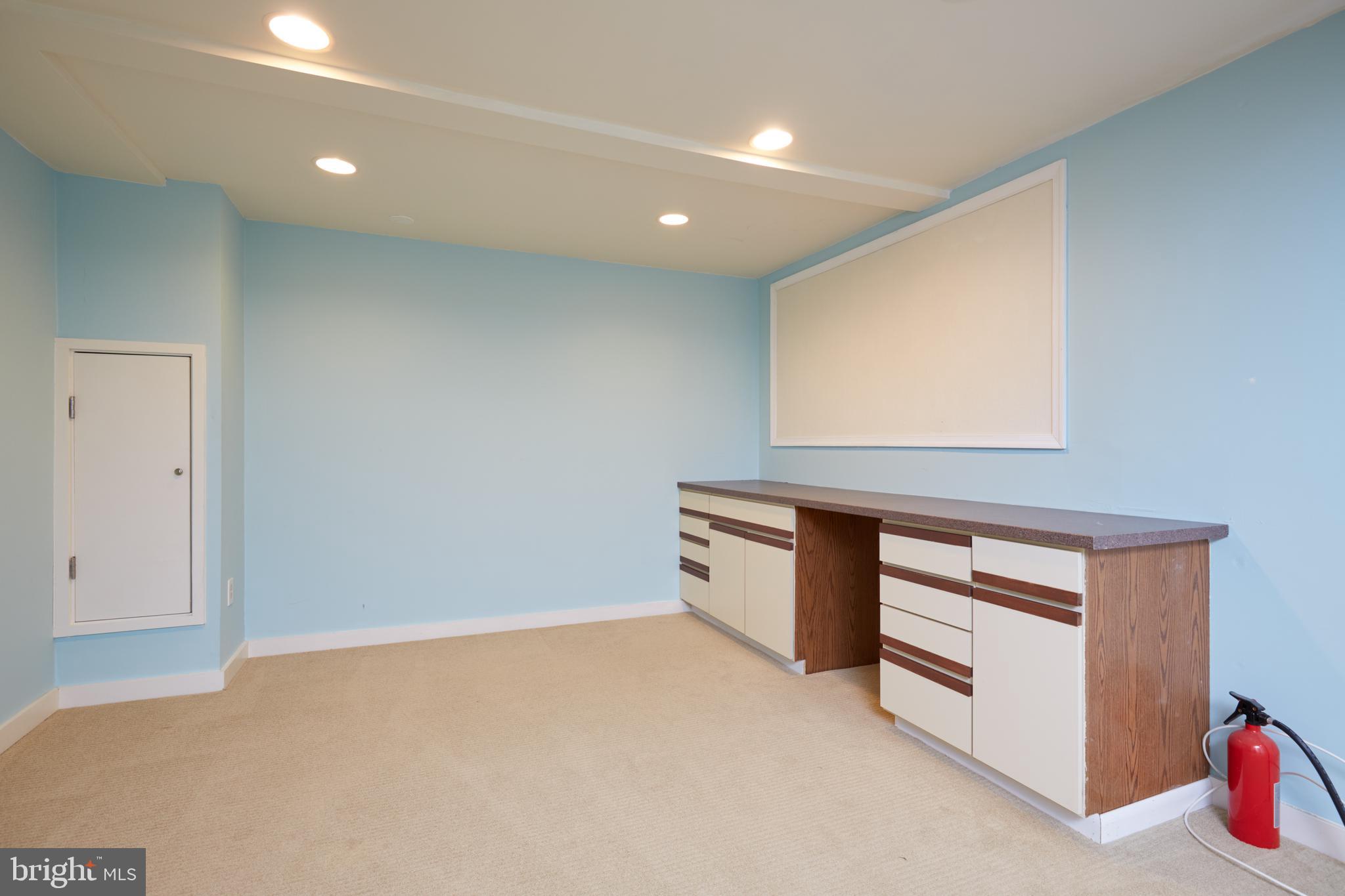 6433 Wiscasset Road Bethesda, MD 20816 - Photo 37 of 49 Gallery Image 37