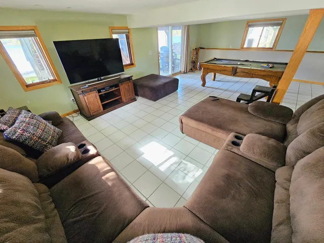 $650,000 | 33190 Marmon Street Northeast, Cambridge, MN 55008