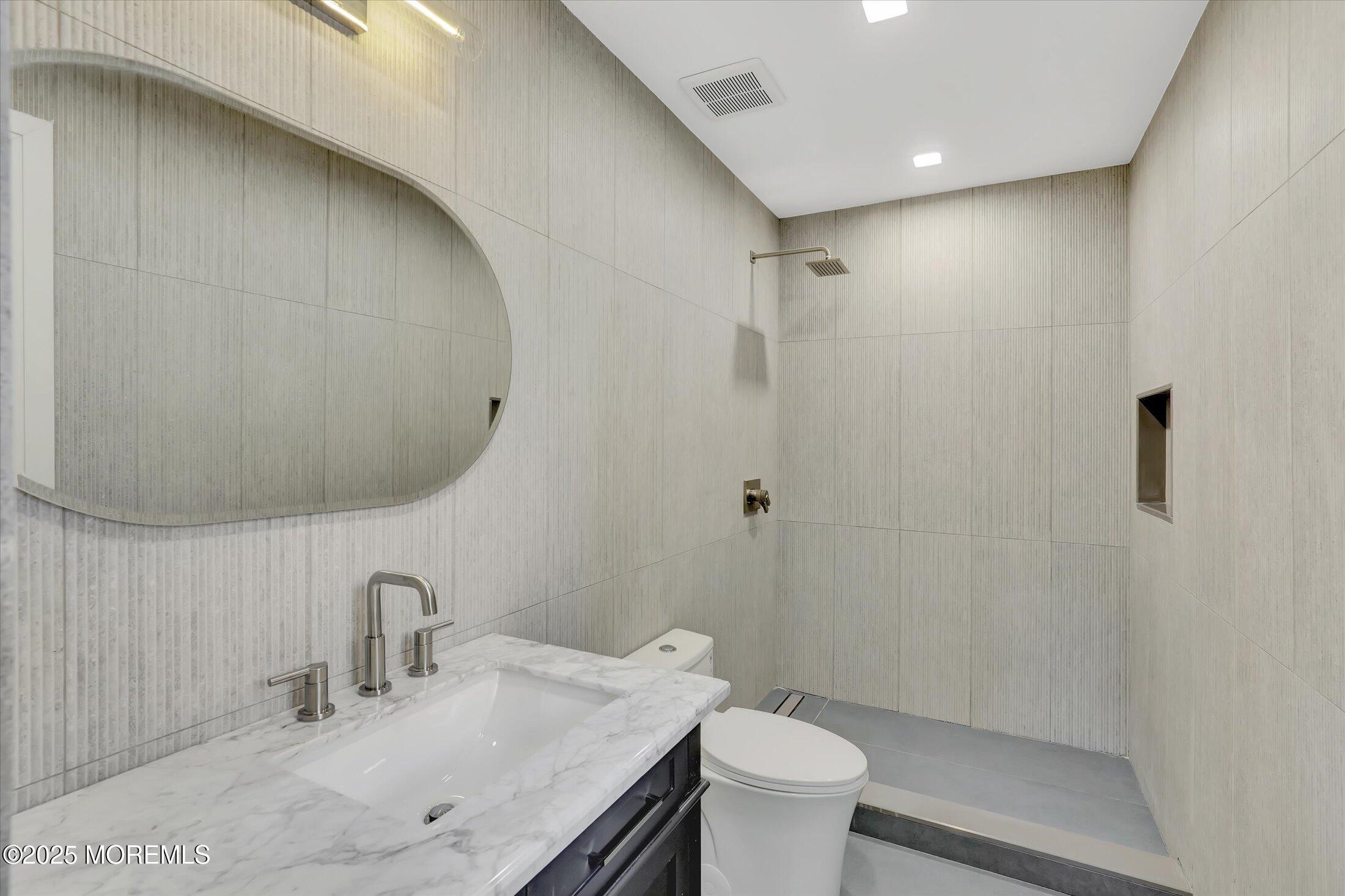 243 Woodcrest Road Oakhurst, NJ 07755 - Photo 19 of 39 11-Bathroom (Princess Suite 1st Floor)
