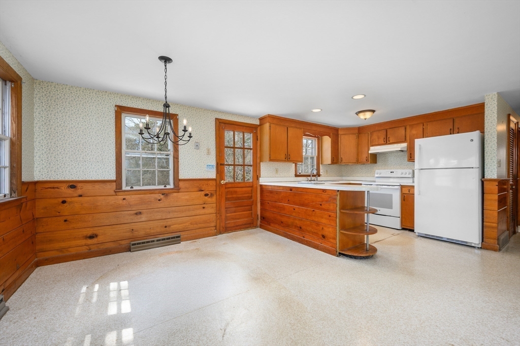 21 Uncatena Road Mashpee, MA 02649 - Photo 12 of 35 Gallery Image 12