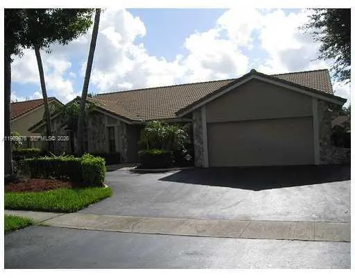 $5,200 | Jacaranda Lakes, Plantation, FL 33322