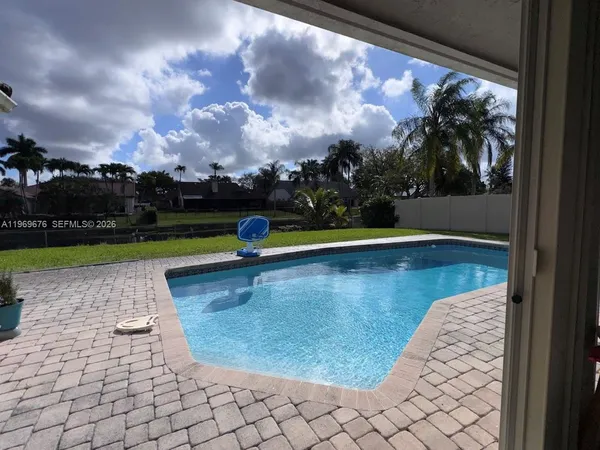 $5,200 | Jacaranda Lakes, Plantation, FL 33322