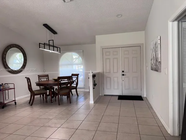 $5,200 | Jacaranda Lakes, Plantation, FL 33322