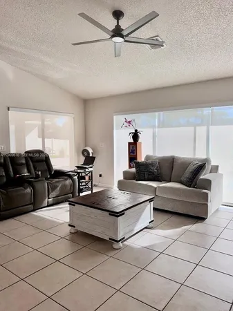 $5,200 | Jacaranda Lakes, Plantation, FL 33322