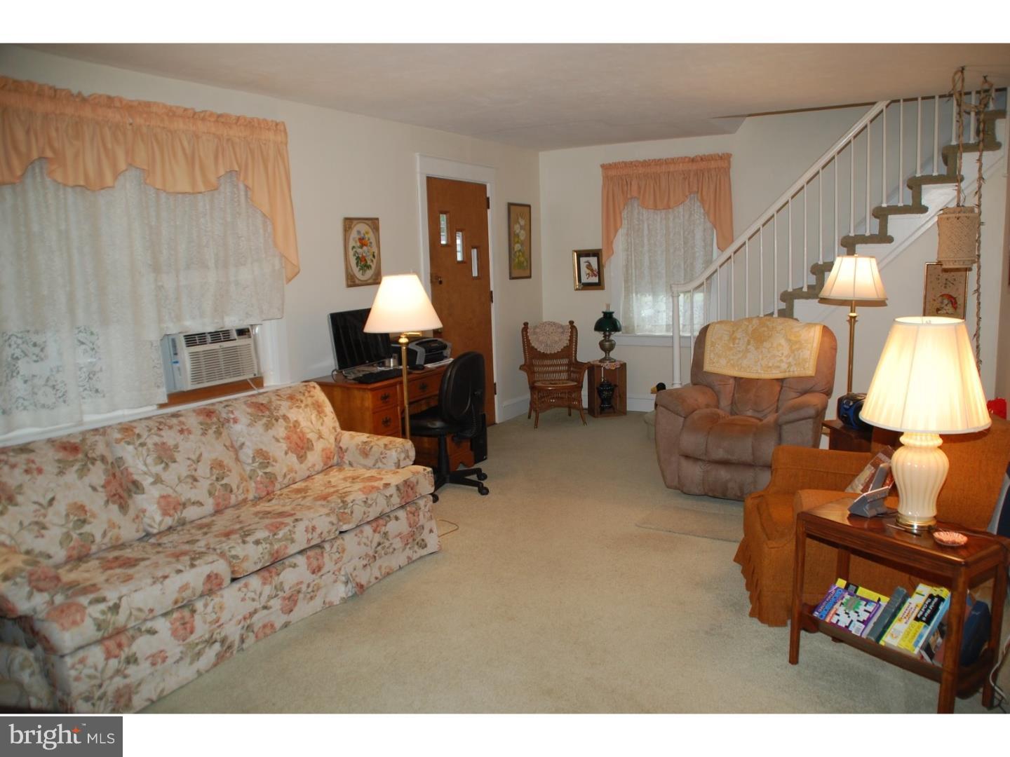 86 East Ridge Avenue Telford, PA 18969 - Photo 3 of 25 Living Room