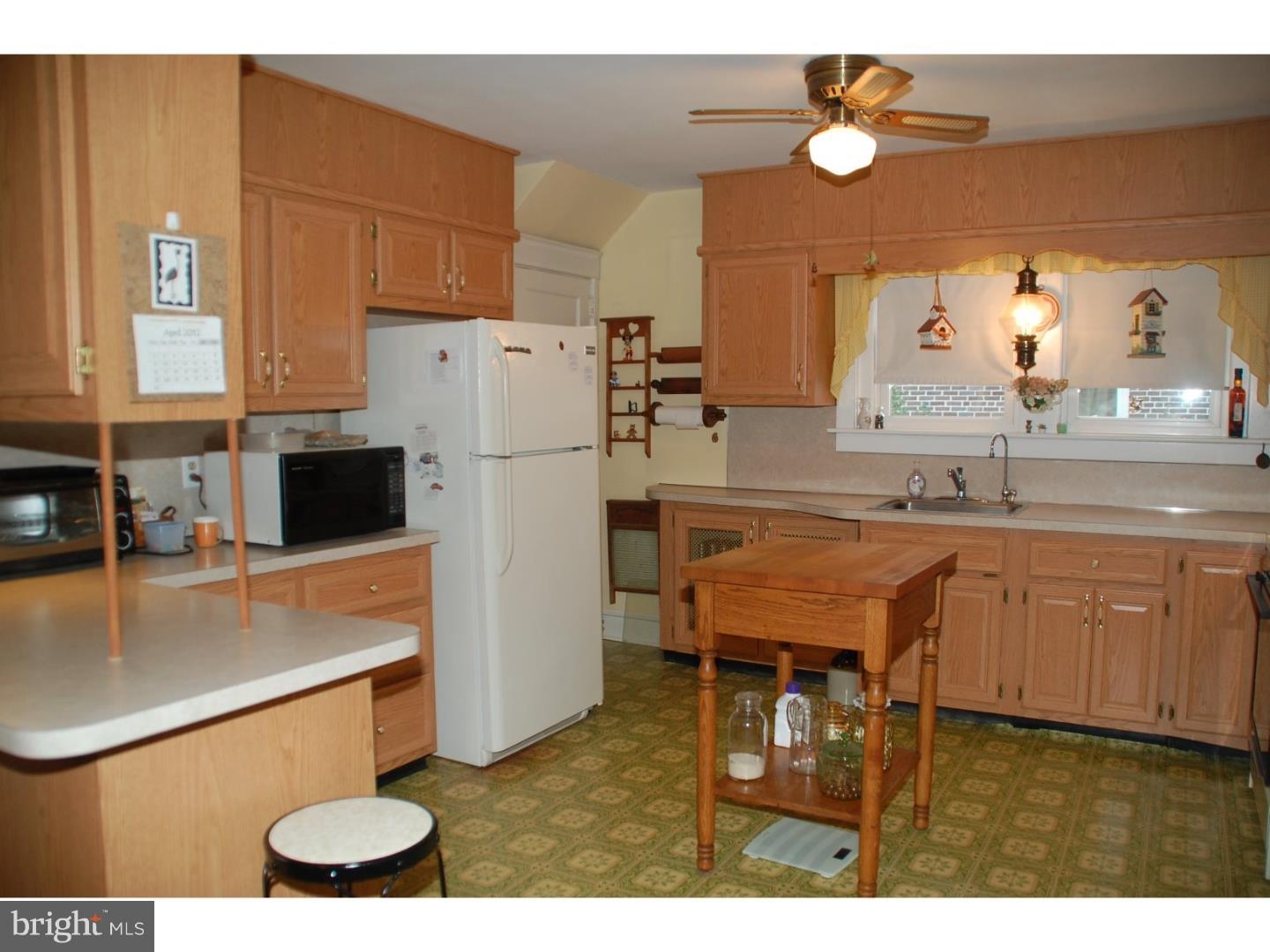 86 East Ridge Avenue Telford, PA 18969 - Photo 6 of 25 Kitchen