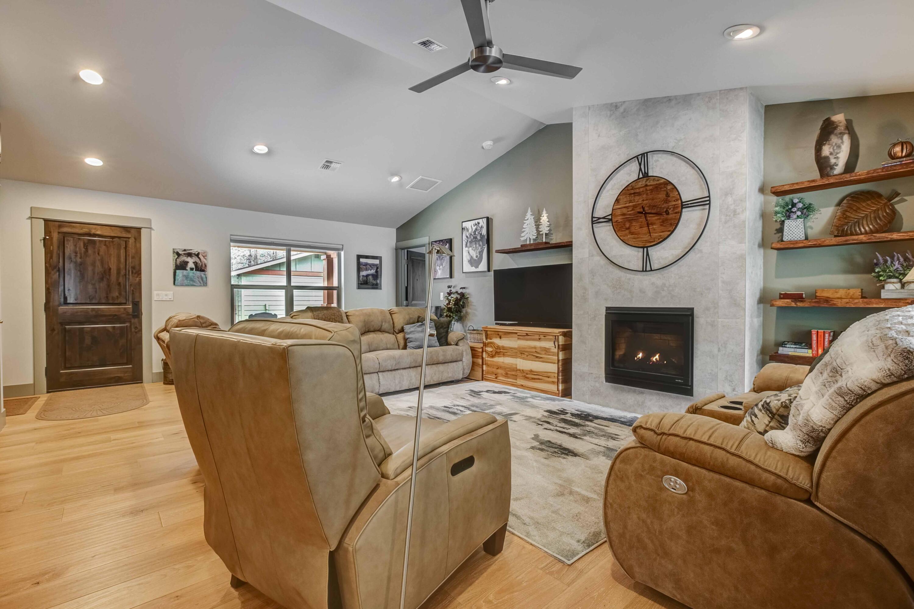 17168 Elsinore Road Bend, OR 97707 - Photo 13 of 48 17168 Elsinore-15