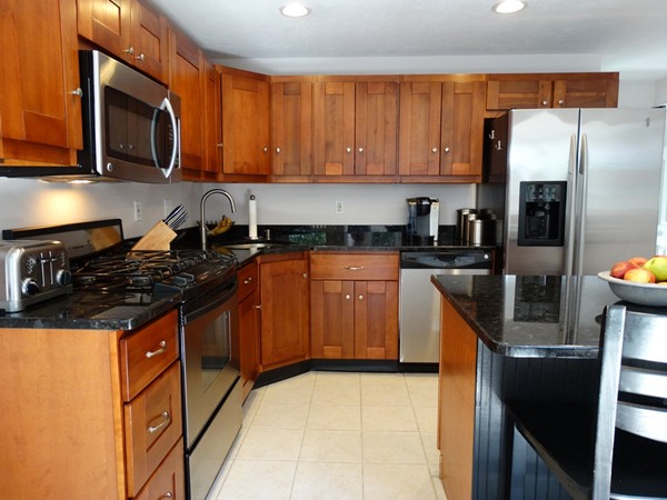 60 Raymond Way Ashland, MA 01721 - Photo 5 of 25 Gallery Image 5