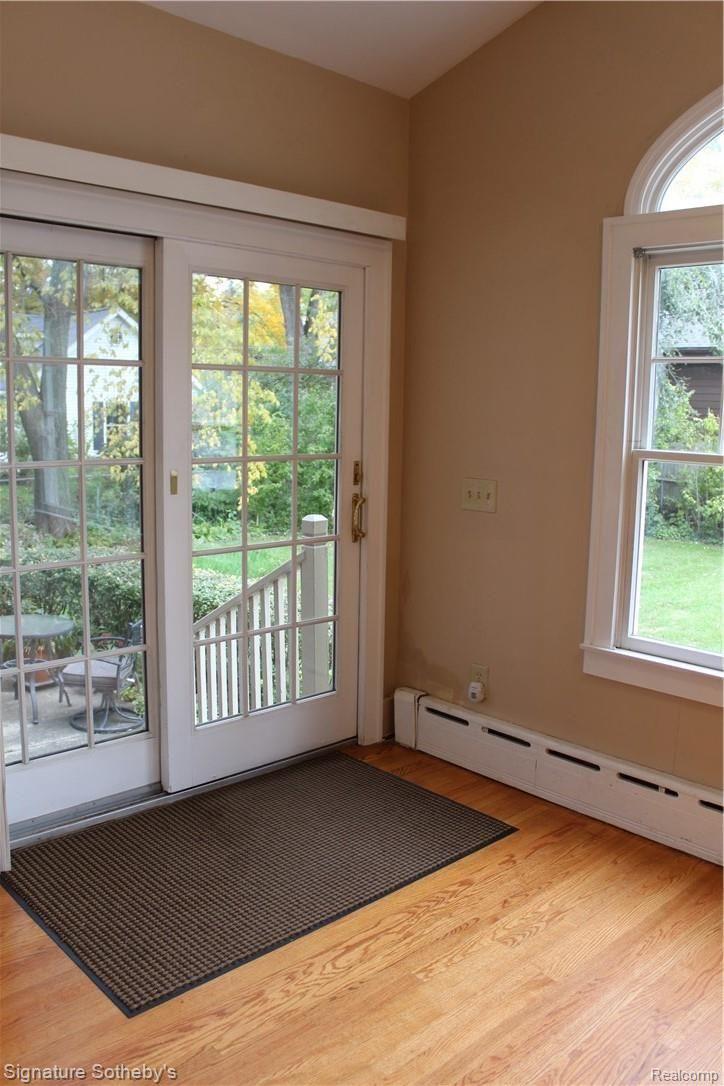 970 Pemberton Road Grosse Pointe, MI 48230 - Photo 7 of 34 Patio View from Breakfast Room