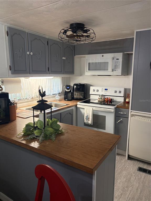 723 Roma Road Venice, FL 34285 - Photo 5 of 32