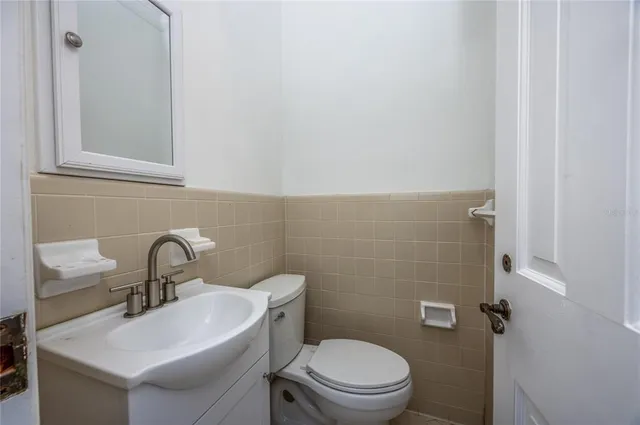 $850,000 | 1701 Northwest 30th Terrace, Gainesville, FL 32605