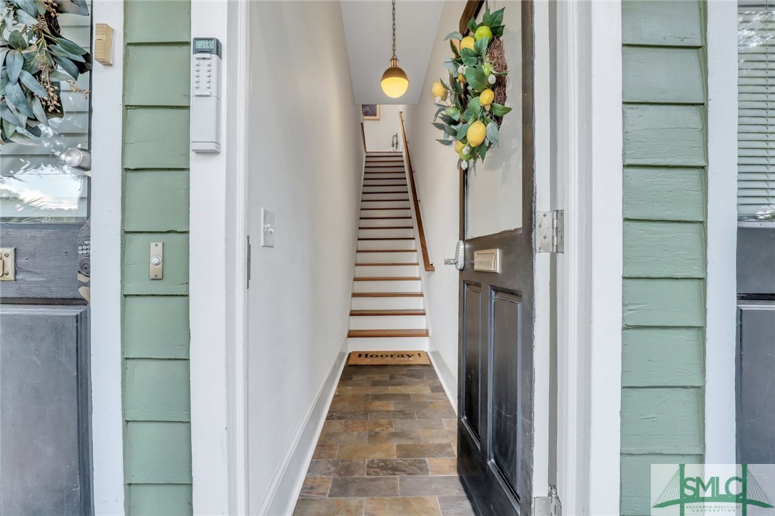 218 Houston Street Savannah, GA 31401 - Photo 5 of 33