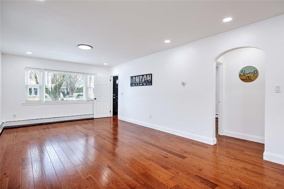 46 Hopewell Avenue Cranston, RI 02920 - Photo 12 of 49