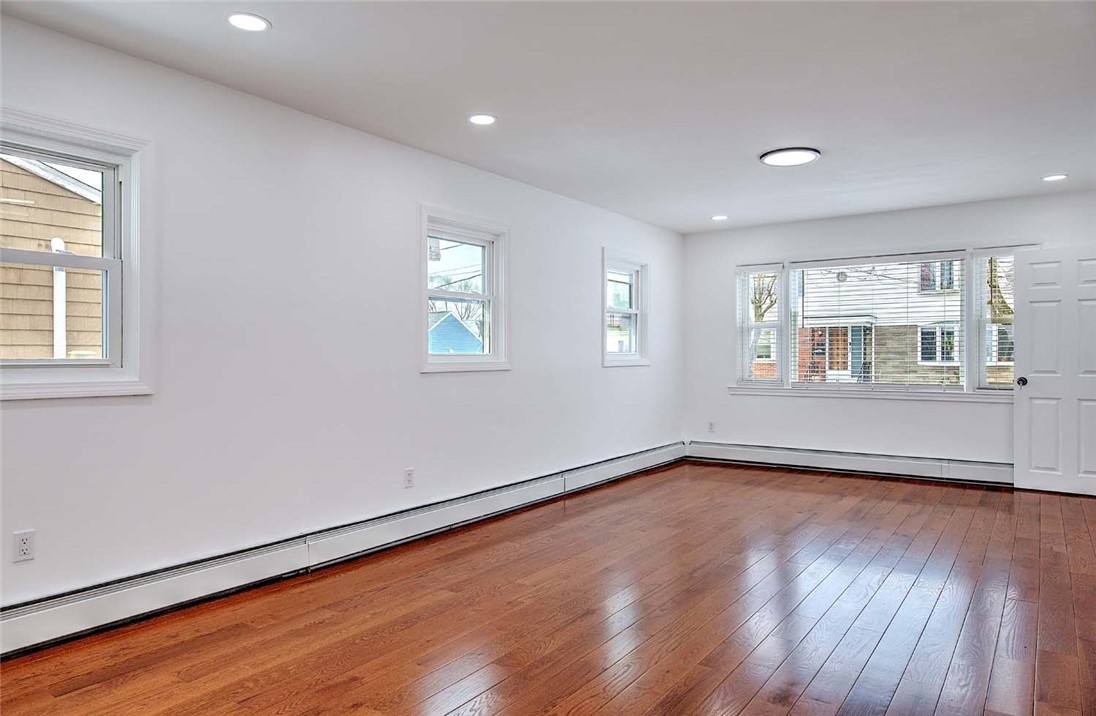 46 Hopewell Avenue Cranston, RI 02920 - Photo 13 of 49
