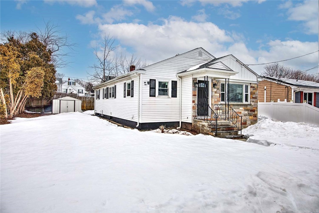 46 Hopewell Avenue Cranston, RI 02920 - Photo 2 of 49