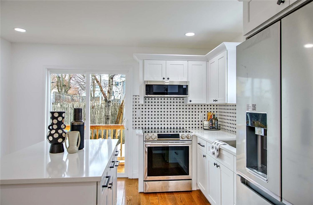 46 Hopewell Avenue Cranston, RI 02920 - Photo 22 of 49