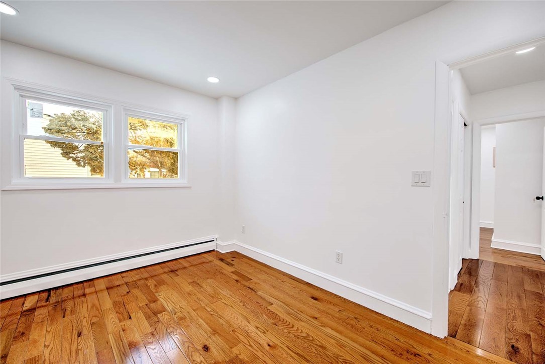 46 Hopewell Avenue Cranston, RI 02920 - Photo 27 of 49