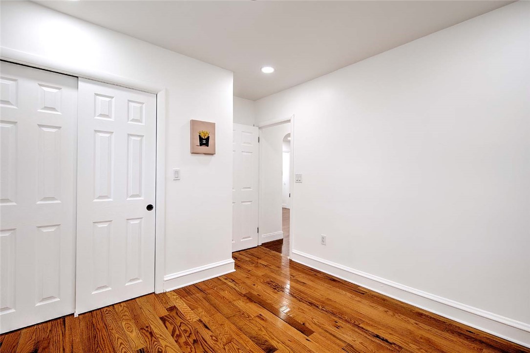 46 Hopewell Avenue Cranston, RI 02920 - Photo 32 of 49