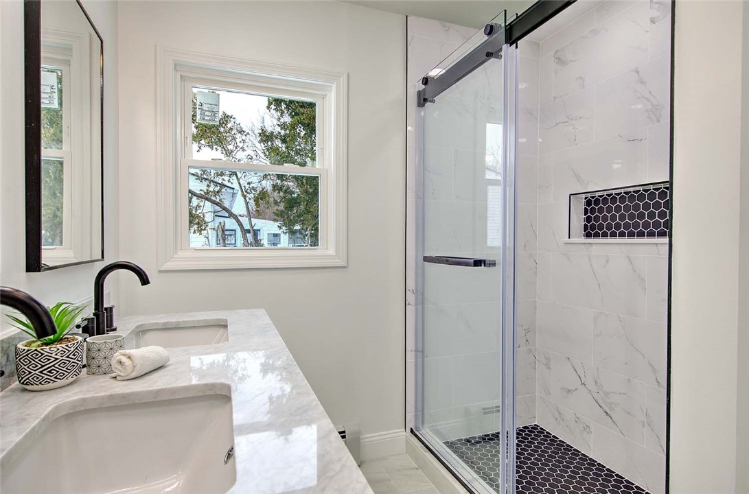 46 Hopewell Avenue Cranston, RI 02920 - Photo 35 of 49