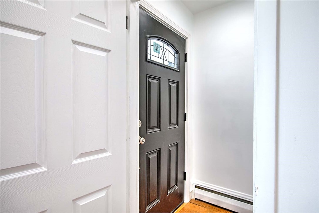 46 Hopewell Avenue Cranston, RI 02920 - Photo 8 of 49