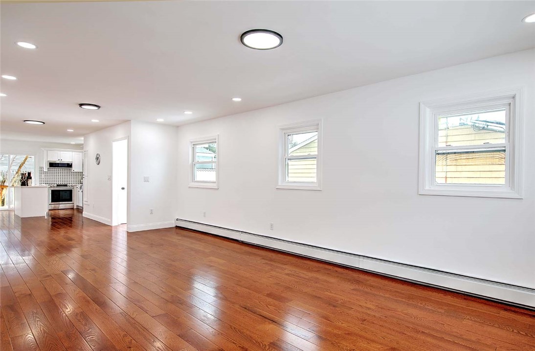46 Hopewell Avenue Cranston, RI 02920 - Photo 10 of 49