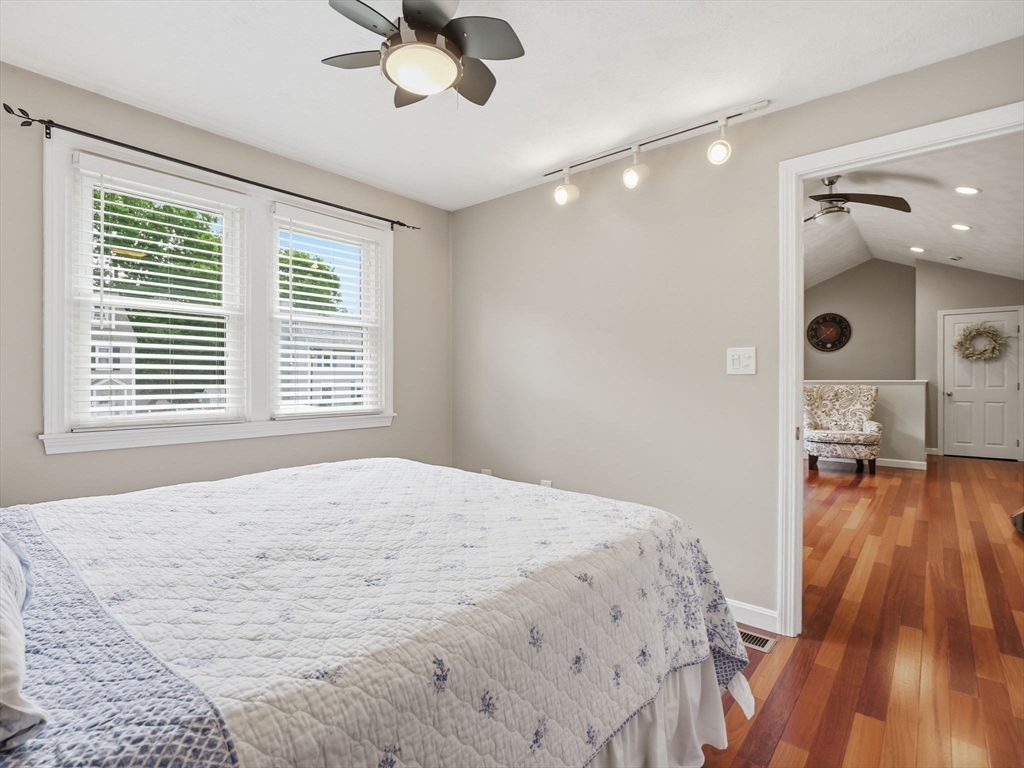 48 Oak Knoll Road Lowell, MA 01852 - Photo 15 of 41