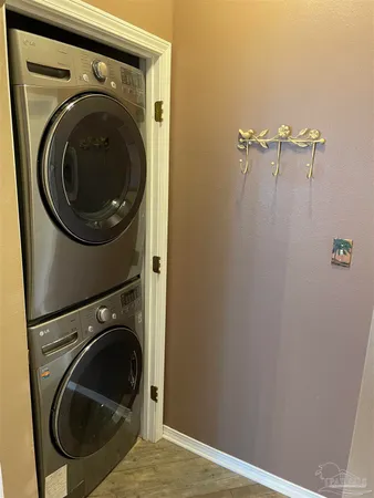 a close up view of a washer and dryer