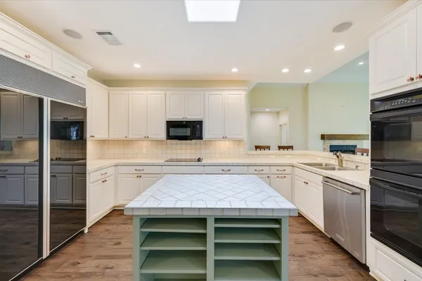 $679,000 | 2300 Founders Circle, Spicewood, TX 78669