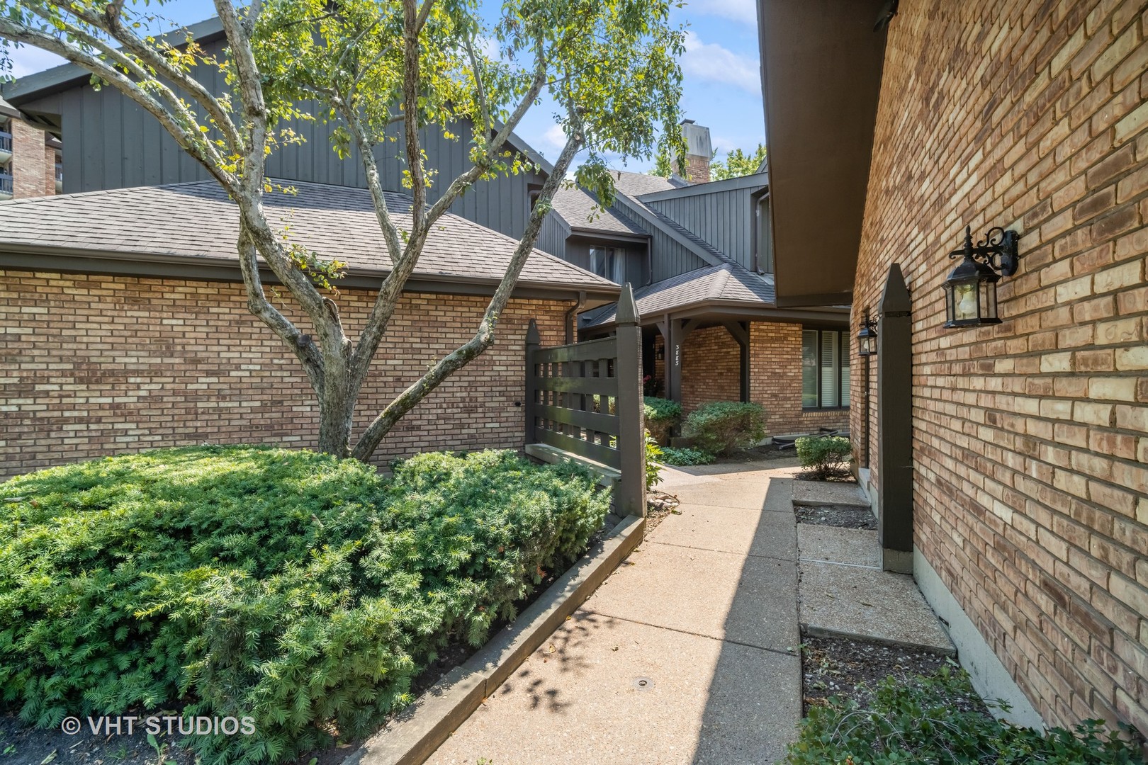 3885 Mission Hills Road, Unit U4D Northbrook, IL 60062 - Photo 1 of 29 Gallery Image 1