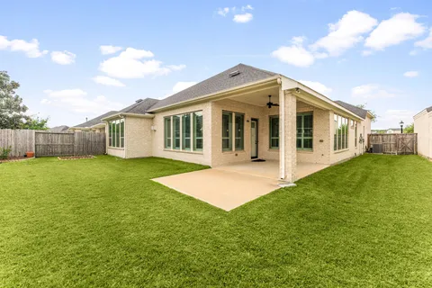 $629,000 | 3418 Sherbrooke Manor Court, Houston, TX 77059