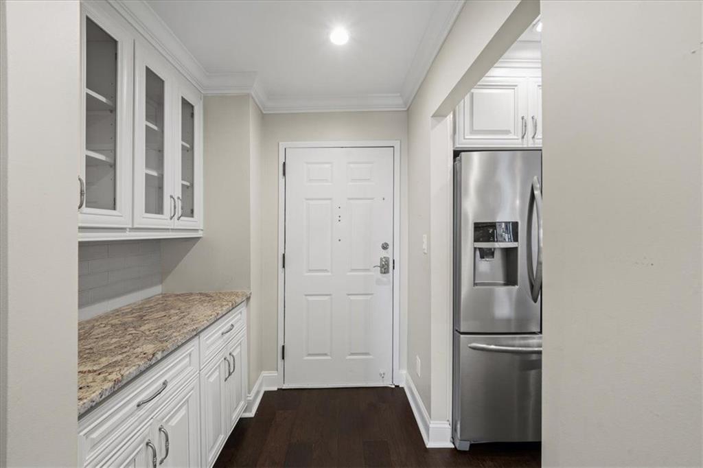 300 Johnson Ferry Road, Unit B810 Atlanta, GA 30328 - Photo 2 of 28