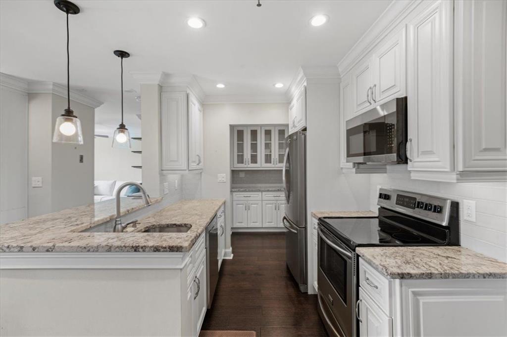 300 Johnson Ferry Road, Unit B810 Atlanta, GA 30328 - Photo 3 of 28