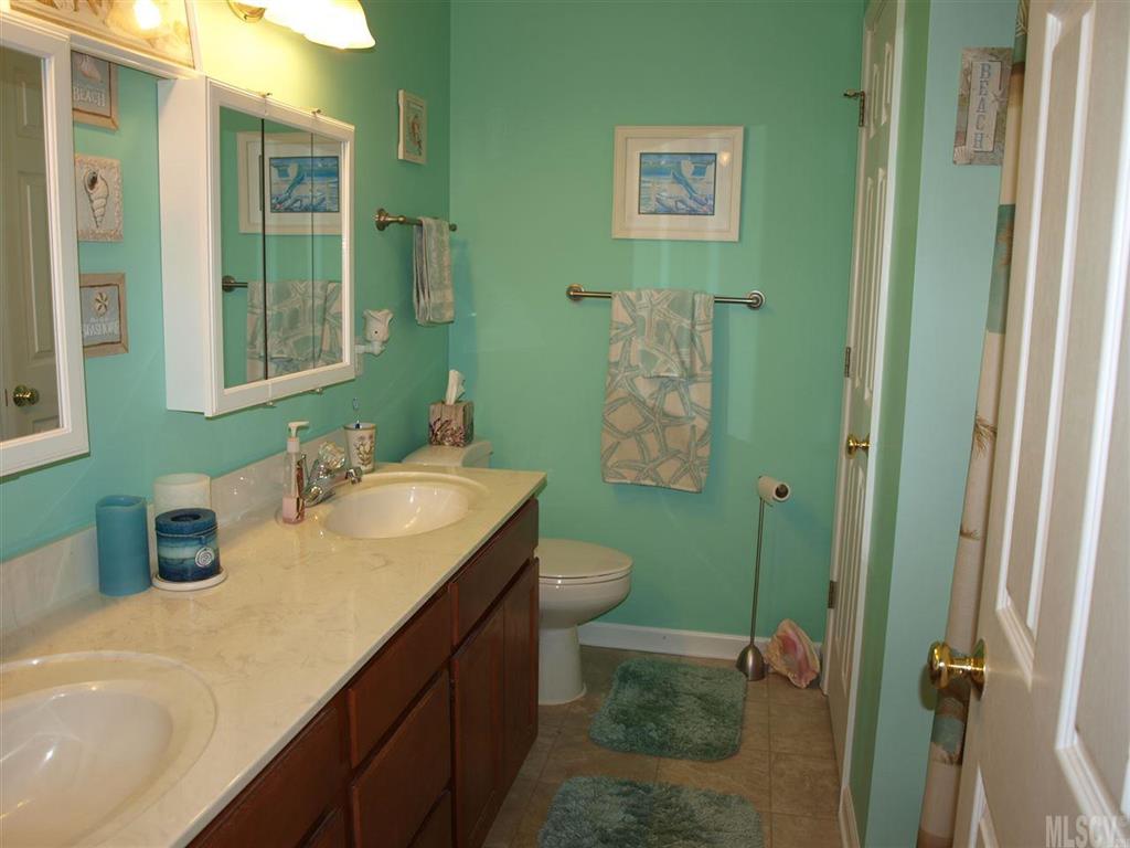 815 Rock Barn Road Northeast Conover, NC 28613 - Photo 5 of 24 Gallery Image 5