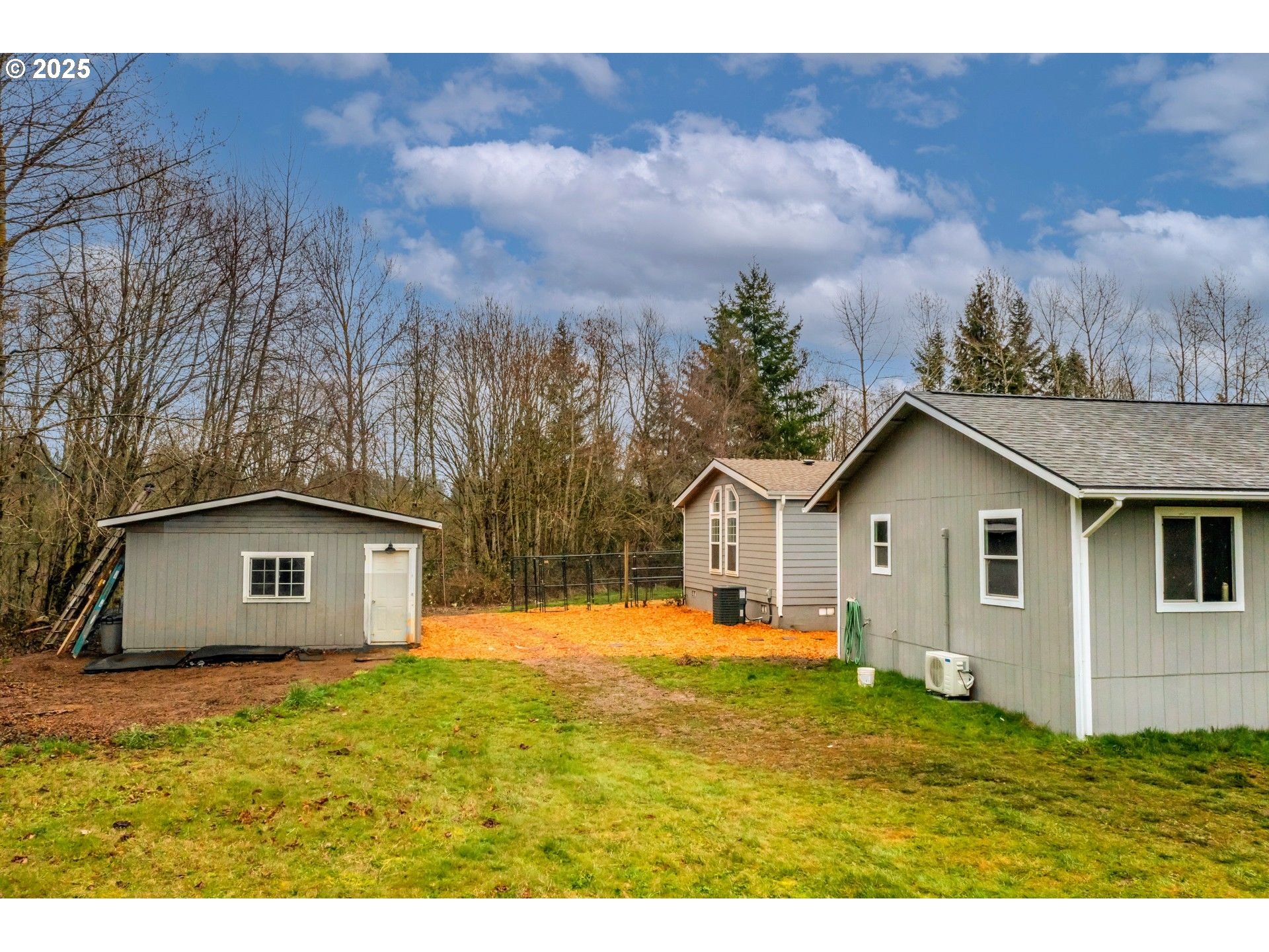 34241 Southeast Colorado Road Sandy, OR 97055 - Photo 25 of 37 a house view with a garden space