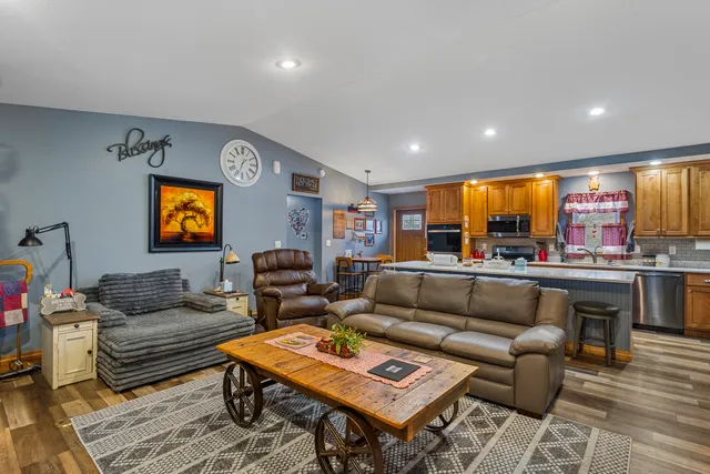 $515,000 | 401 A County Road 2500 North, Mahomet, IL 61853