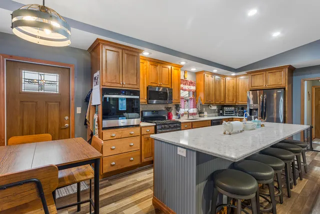 $515,000 | 401 A County Road 2500 North, Mahomet, IL 61853