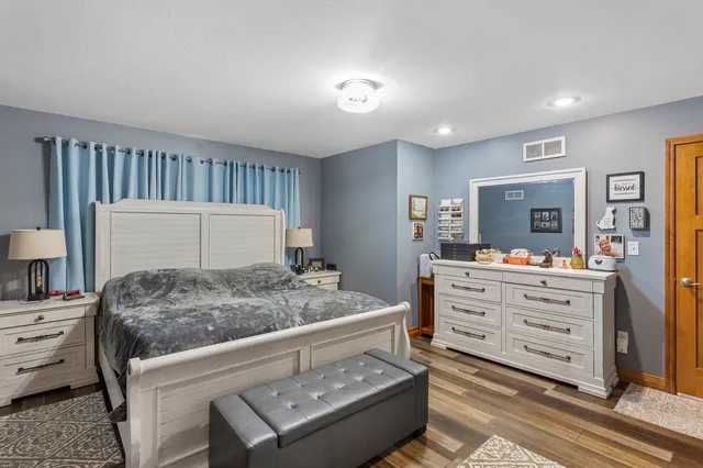 $515,000 | 401 A County Road 2500 North, Mahomet, IL 61853