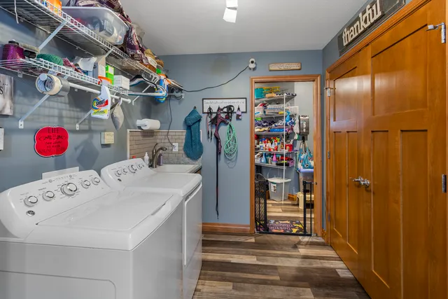 $515,000 | 401 A County Road 2500 North, Mahomet, IL 61853