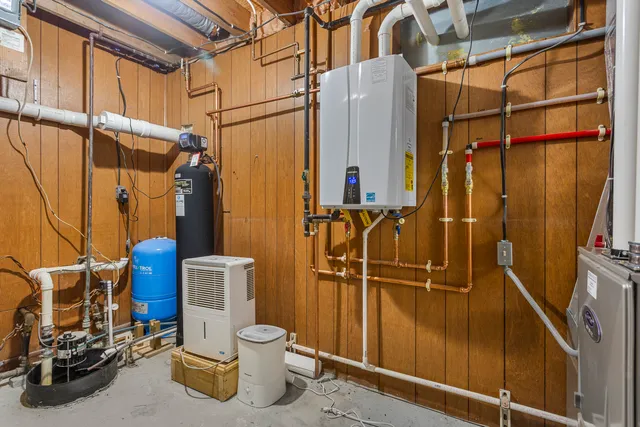 $515,000 | 401 A County Road 2500 North, Mahomet, IL 61853