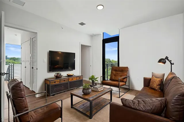 $1,032,666 | 525 Northeast 61st Street, Miami, FL 33137