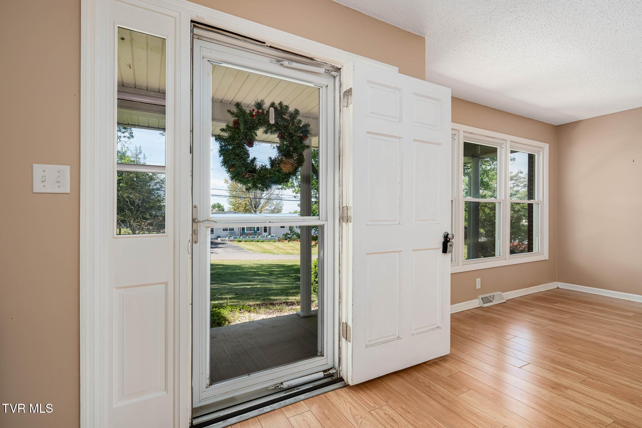 126 Charlem Hills Road Jonesborough, TN 37659 - Photo 4 of 51 126 Charlem Hills Road (23 of 51)