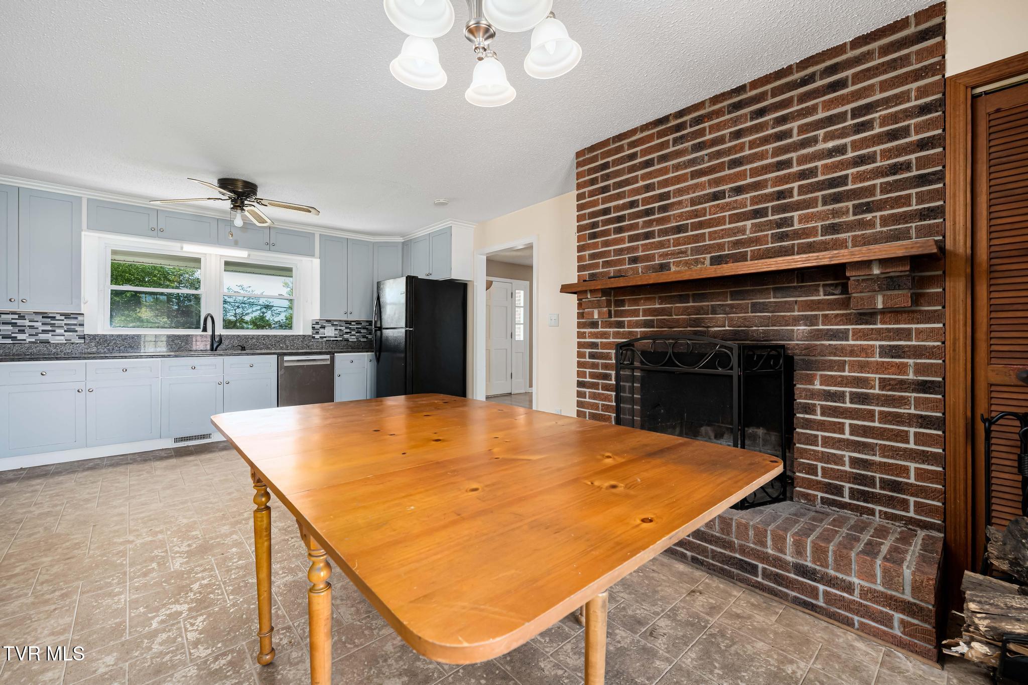 126 Charlem Hills Road Jonesborough, TN 37659 - Photo 9 of 51 126 Charlem Hills Road (28 of 51)