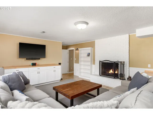 $969,000 | 6025 Southwest Spruce Avenue, Beaverton, OR 97005