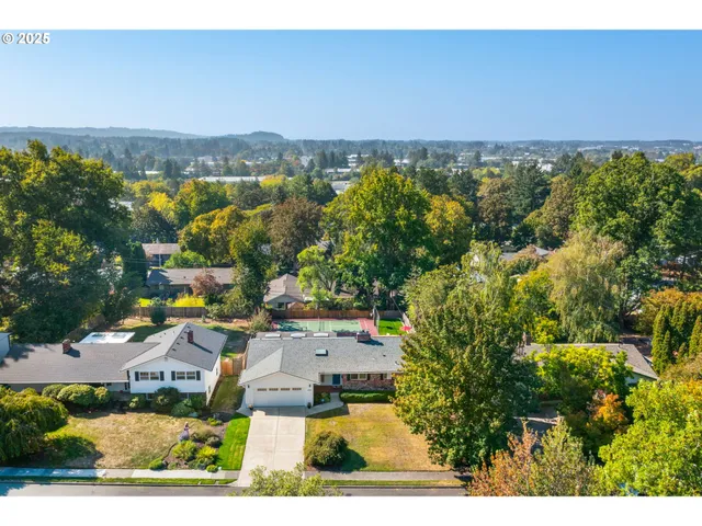 $969,000 | 6025 Southwest Spruce Avenue, Beaverton, OR 97005