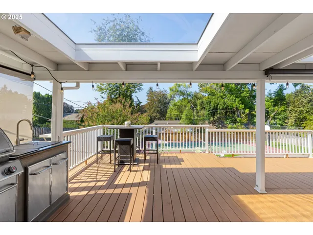 $969,000 | 6025 Southwest Spruce Avenue, Beaverton, OR 97005