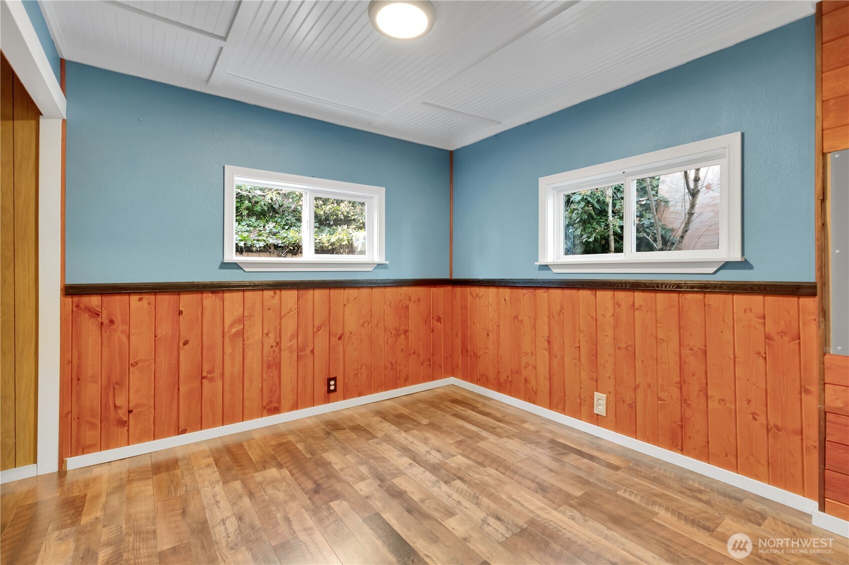 7311 Chambers Creek Road West, Unit 37 University Place, WA 98467 - Photo 16 of 23 an empty room with a window