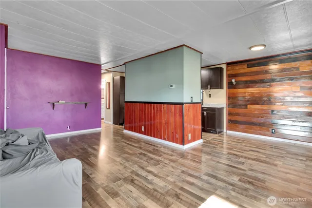 a view of livingroom with hardwood