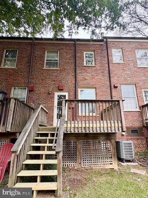 1303 South Barton Street, Unit 204 Arlington, VA 22204 - Photo 18 of 18 front view of a house
