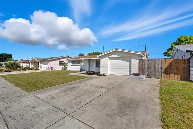 $225,000 | 5729 Mosaic Drive, Holiday, FL 34690