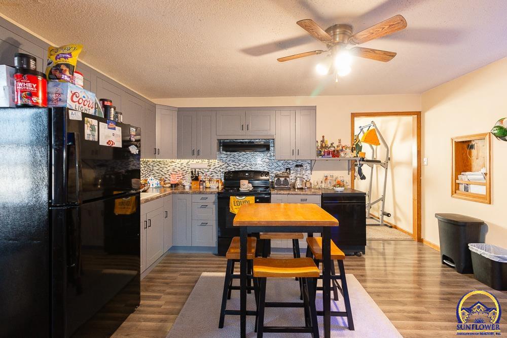 4032 Southwest 34th Street Topeka, KS 66614 - Photo 14 of 28